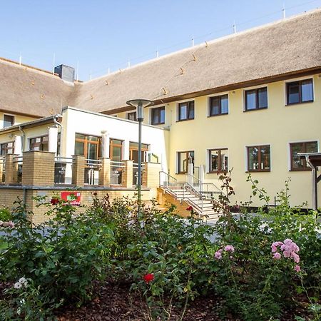 Ostseehotel Wustrow วุสโทรว์ ภายนอก รูปภาพ