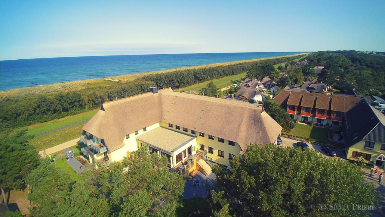 Ostseehotel Wustrow วุสโทรว์ ภายนอก รูปภาพ