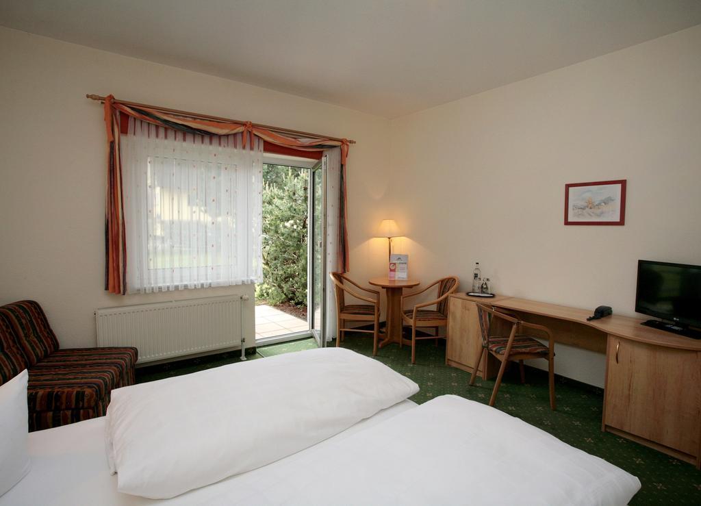 Ostseehotel Wustrow วุสโทรว์ ห้อง รูปภาพ